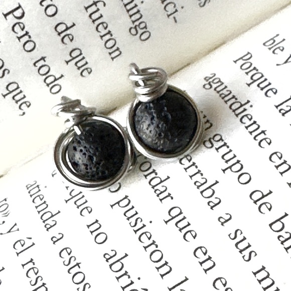 Black lava rock dainty stud earrings/silver/gold lava rock dainty studs - Picture 7 of 12